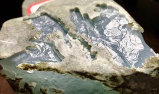 玻璃种冰种翡翠原石 玻璃种冰种翡翠原石